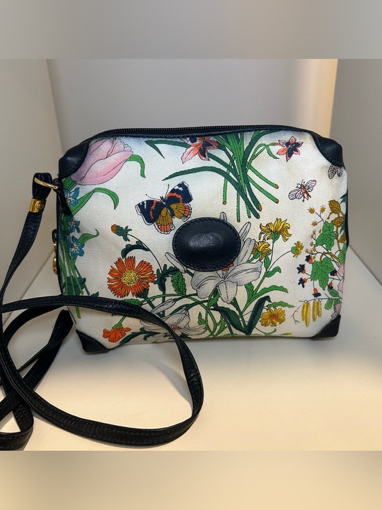 Gucci Handbags - Authentic Vintage Gucci Flora Crossbody Bag